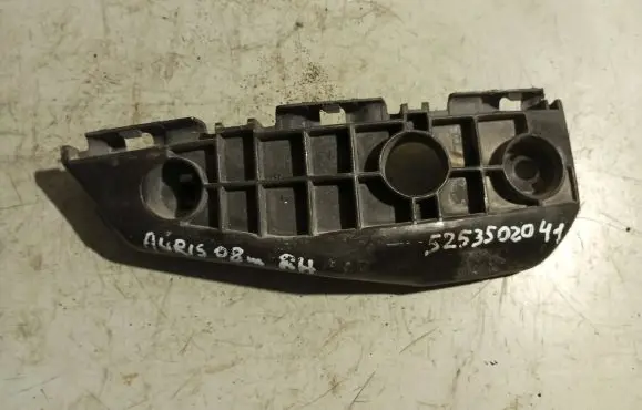 Toyota Auris 150 Front bumper mounting bracket 5253502041