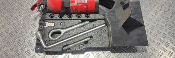 Mercedes-Benz C W203 Tool set 2038900061