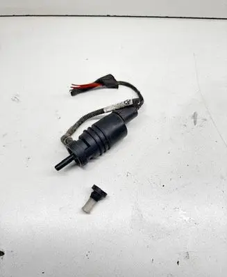 BMW 5 E60 E61 Windscreen/windshield washer pump 6934160 13264011 3240479