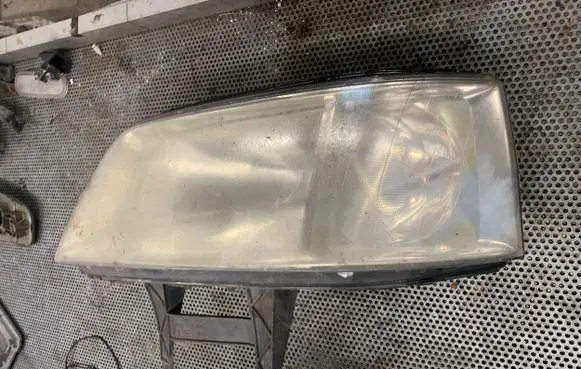 Volkswagen Transporter - Caravelle T5 Headlight/headlamp 1305235737