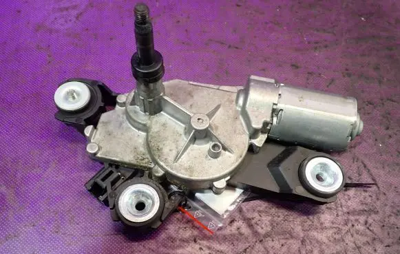 Rear window wiper motor