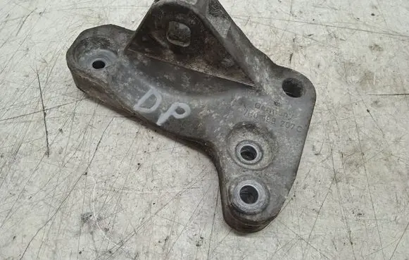 Volkswagen Transporter - Caravelle T5 Engine mounting bracket 7H0199207