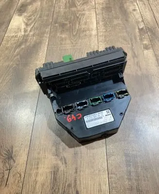 Mercedes-Benz C W204 SAM control unit A2129005812 A2129015104 A2129025505