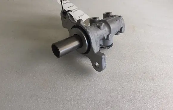 Jeep Avenger Master brake cylinder 32672071