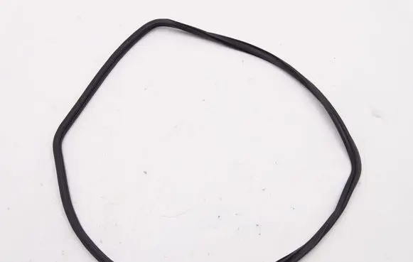 Suzuki Vitara (ET/TA) Rubber seal rear door window/glass 