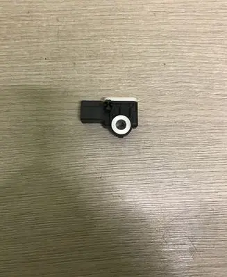 Peugeot 208 Airbag deployment crash/impact sensor 967566978000
