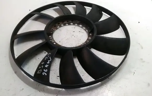 Volkswagen PASSAT B5.5 Fan impeller 058121301B