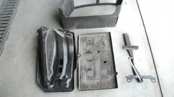 Toyota RAV 4 (XA30) Battery tray XXX