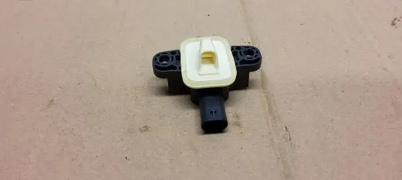 Jeep Grand Cherokee Airbag deployment crash/impact sensor A1668210351 56054084AA