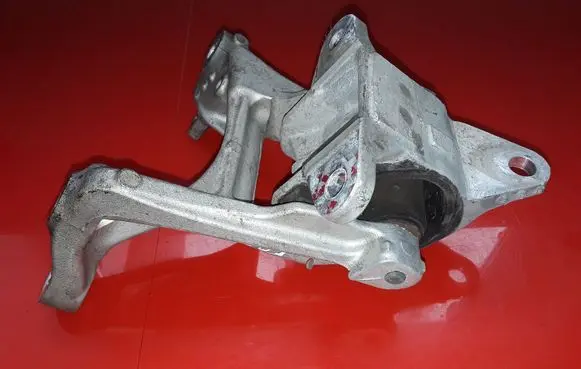 Honda Civic IX Engine mount bracket NOCODE
