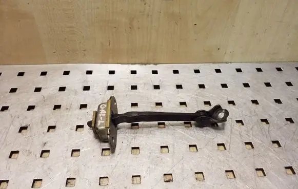 Nissan Note (E11) Rear door check strap stopper