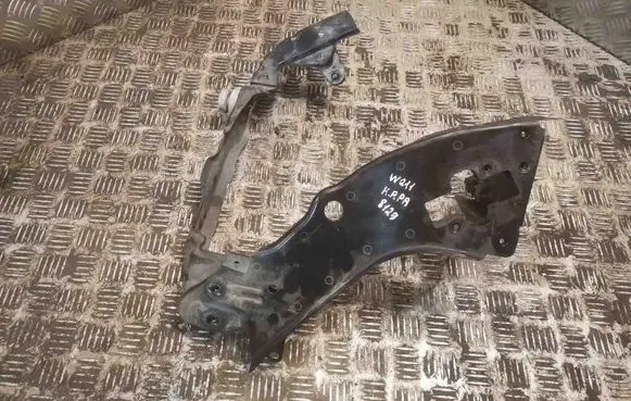 Mercedes-Benz E W211 Headlight/headlamp mounting bracket