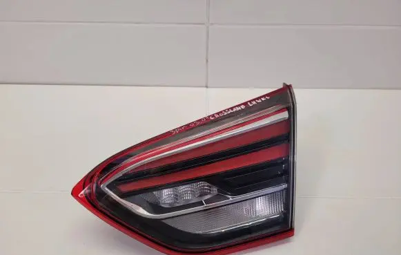 Tailgate rear/tail lights