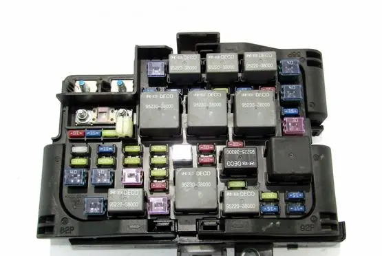 KIA Carens II Fuse module 919501D200