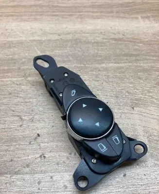 Mercedes-Benz CLS C219 Wing mirror switch 2118216079