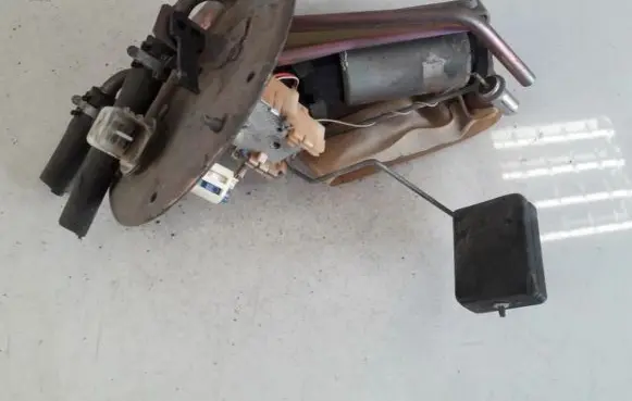 Mazda 323 F In-tank fuel pump B6BG B3R1