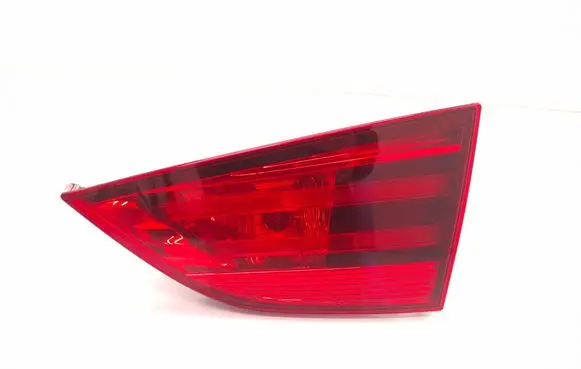 Tailgate rear/tail lights