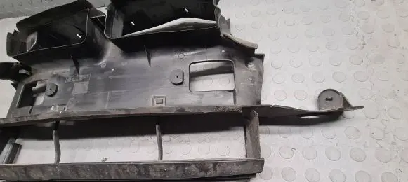 Intercooler air guide/duct channel