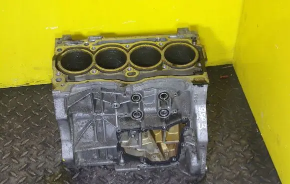 Audi A1 Engine block CZCA