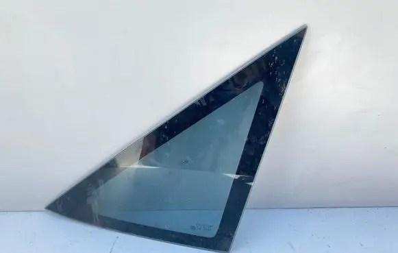 Peugeot 806 Front triangle window/glass 