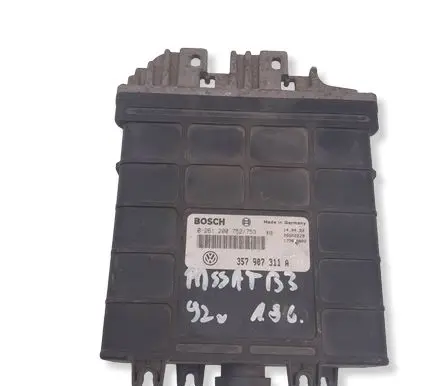 Volkswagen PASSAT B3 Engine control unit/module 0261200752 26SA2229 357907311A
