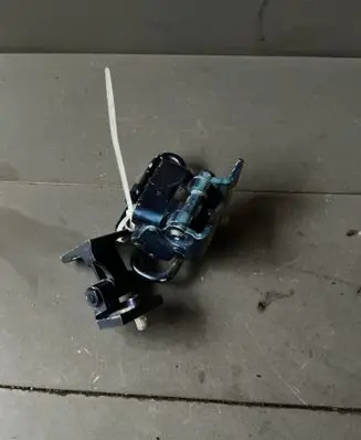 Volkswagen Golf VI Tailgate hinge 