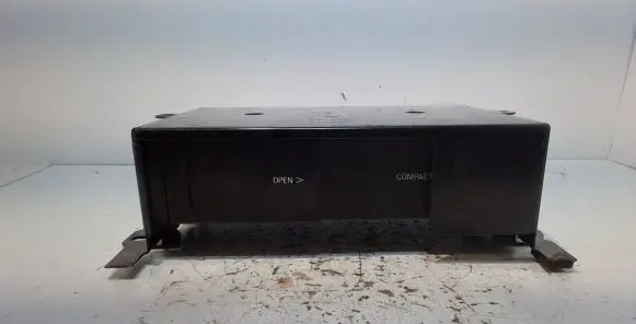 Ford Cougar CD/DVD changer 988818C849AC