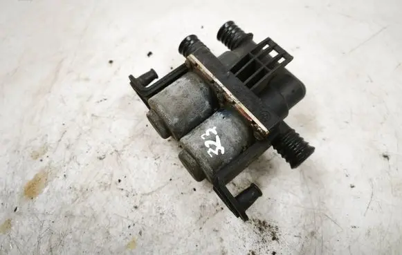 BMW 5 E60 E61 Coolant heater control valve 8374995 1147412137