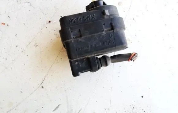 Headlight level adjustment motor