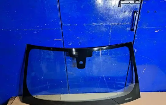 Jaguar F-Type Front windscreen/windshield window AS1M644 FW04964
