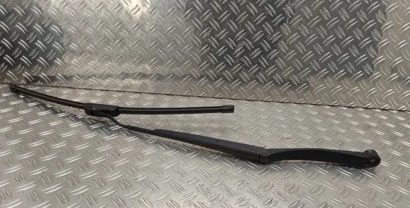 Toyota RAV 4 (XA30) Windshield/front glass wiper blade 