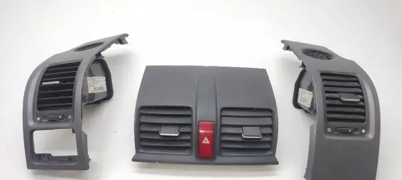 Honda CR-V Dash center air vent grill