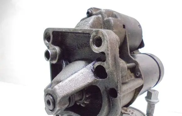 Renault Scenic I Starter motor D6RA133