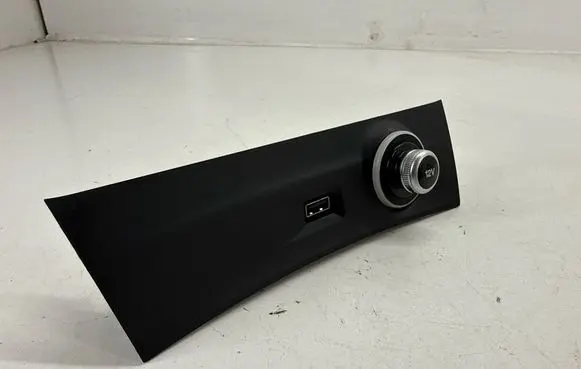 Alfa Romeo Stelvio USB socket connector 00505493820 16949A0