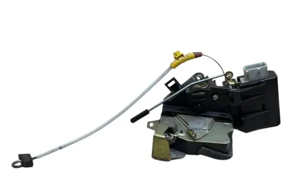 BMW 5 E39 Front door lock 8352165