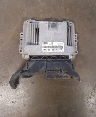Hyundai Sonata Engine control unit/module 3911327405 70NF0T0EI01S 0281012973