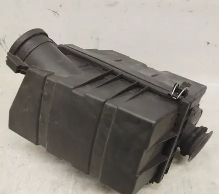 Mercedes-Benz E W124 Air filter box 1040900201 A1040900201