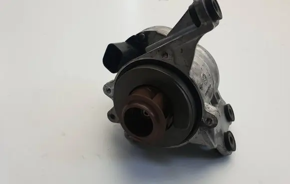 Opel Astra J Water pump 203903377 12701699 11192910415