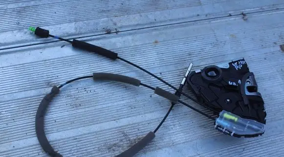 Lexus UX Front door lock