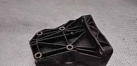 BMW 5 E60 E61 A/C compressor mount bracket 7792202