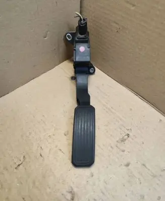Toyota Avensis T270 Accelerator throttle pedal 7811002020 21942766107