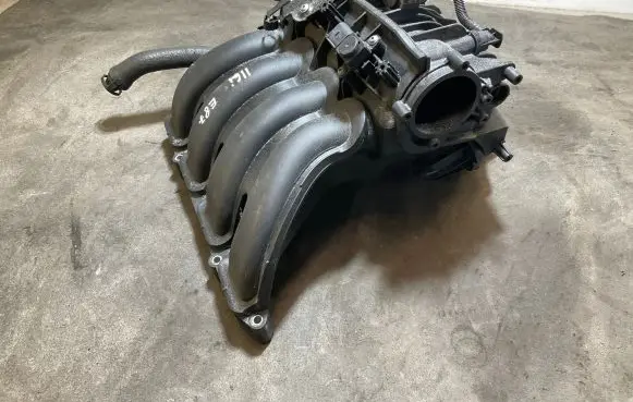 BMW 1 E81 E87 Intake manifold 7560340