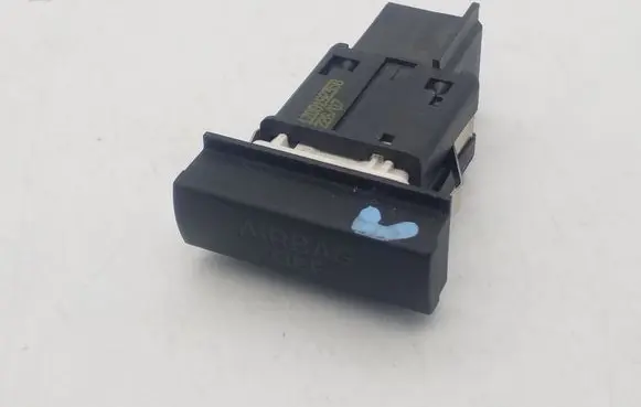 Passenger airbag on/off switch
