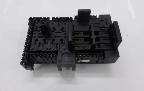 Mercedes-Benz E W213 Fuse module A2139068701 58HJ16F09 ZGS003Q07