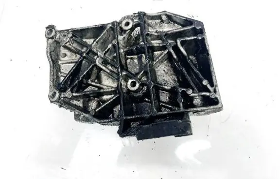 Volkswagen PASSAT B5 Engine mounting bracket 038260885c