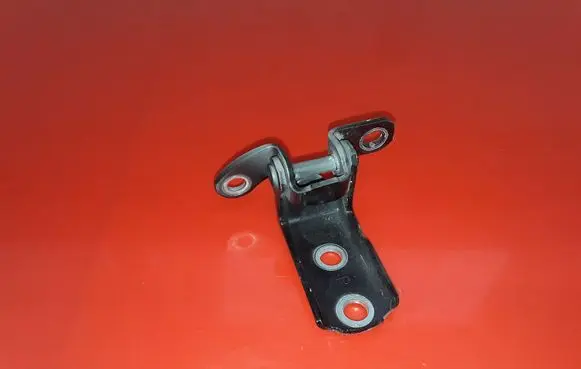 Toyota Verso-S Rear door lower hinge NOCODE