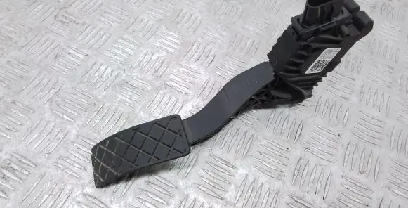 Volkswagen Jetta USA Accelerator throttle pedal 5QM723503