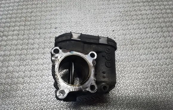Opel Vivaro Throttle valve 8200330810E