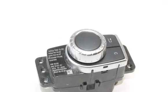 Mercedes-Benz B W246 W242 Head unit multimedia control A2469001309