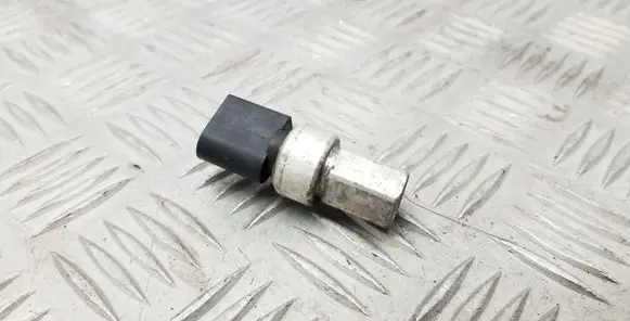 Volkswagen PASSAT B7 Air conditioning (A/C) pressure sensor 1K0959126D